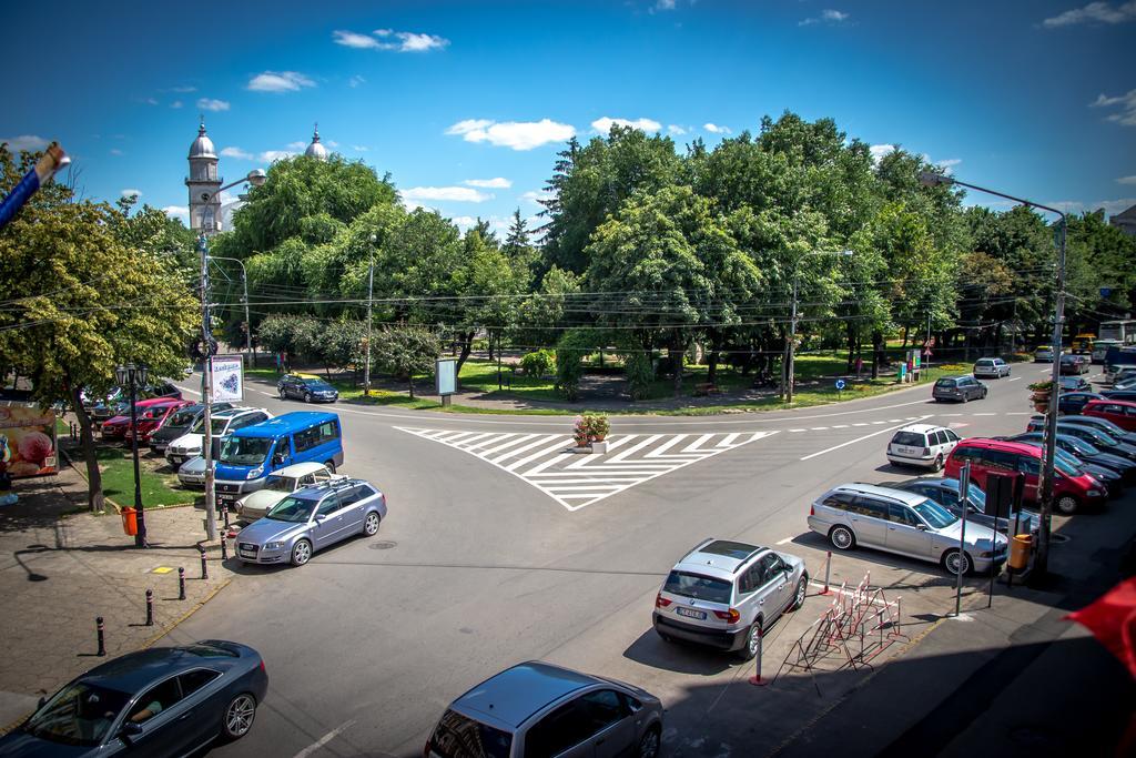 Hotel Astoria Сату Маре Екстериор снимка