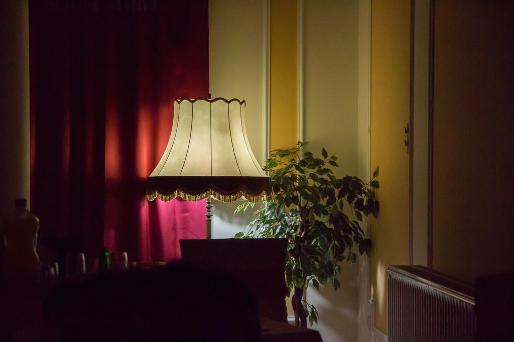 Hotel Astoria Сату Маре Екстериор снимка